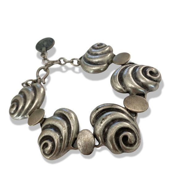 Silver shell bracelet Womens silver Scroll ornate bracelet 7.5-8.5" adjustable - Picture 1 of 4